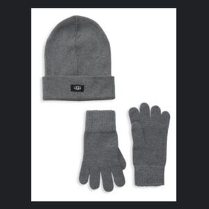UGG Hat & Tech Gloves Set